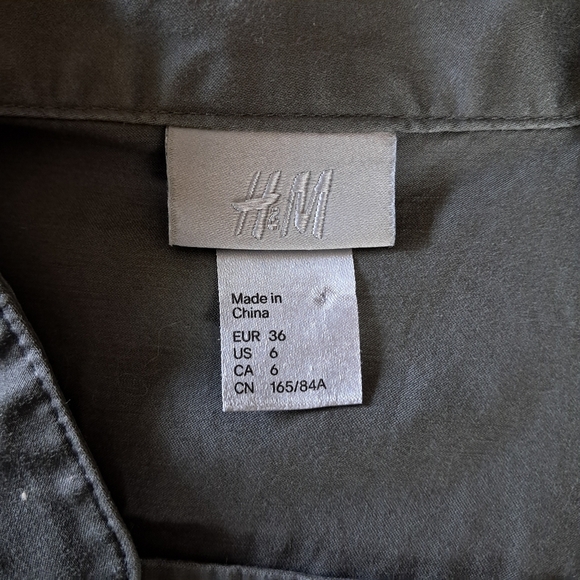 H&M Womens Short Sleeve V-Neck Flap Pocket Casual Dress Size 6 Military Green - Picture 6 of 9